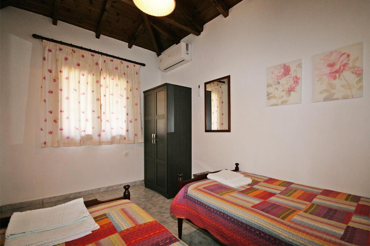 Efi'S Home Vourvourou Bagian luar foto